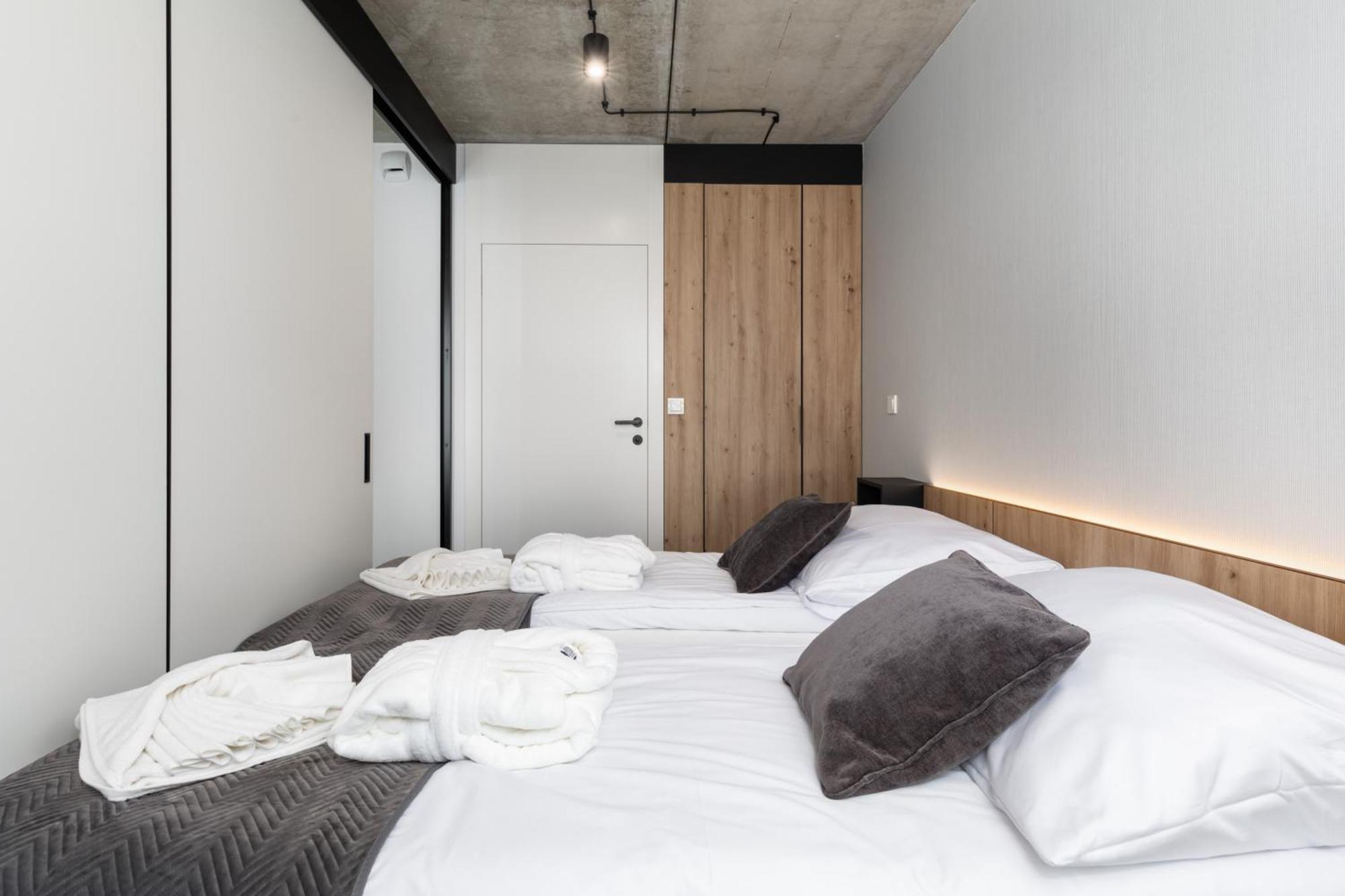 Port By Jantar Apartment *